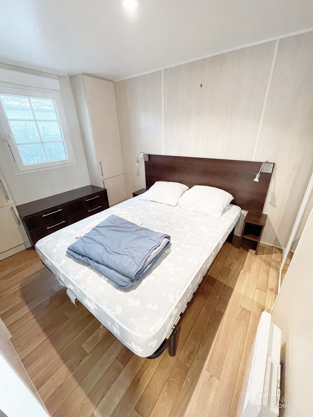 O'Hara 980 2004 — chambre parentale avec lit double et commode — photo intérieure 6 sur 9